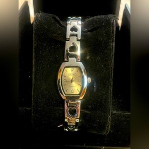 Seiko ladies petite watch hearts band stainless steel quartz movement